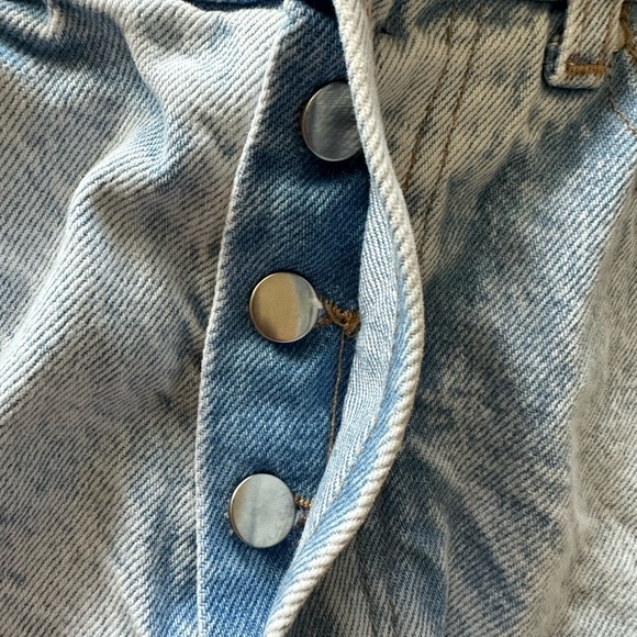 Zara High Waist Denim Shorts Size 4 Acid Wash Cuffed 90s Mom Jean Style - Picture 3 of 5